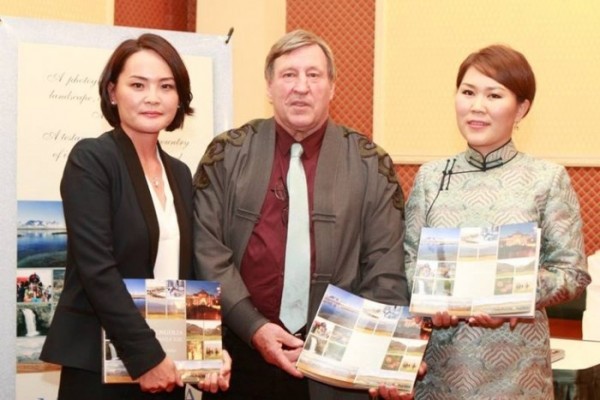 “Монгол Улс” гэрэл зургийн цомгийн нээлт боллоо